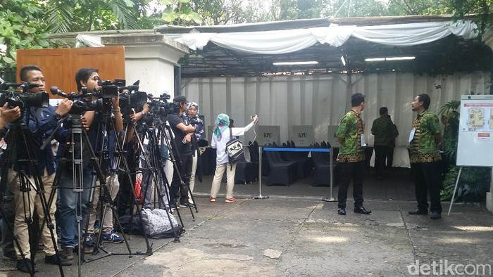 JK dan Keluarga akan Nyoblos di TPS 03 Kebayoran Baru