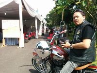 Dirut BEI Tito Sulistio nyoblos di TPS 90, Pondok Indah