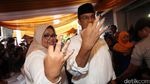 Anies dan Istri Pose 3 Jari Usai Mencoblos