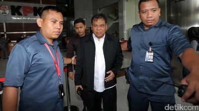 Ketua MK Diperiksa Terkait Patrialis Akbar