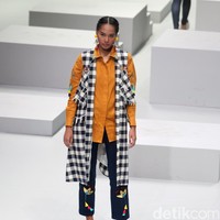 Koleksi Mel Ahyar mengangkat tema Pata Runa Indonesia Fashion Week 2017 di Jakarta Convention Center. Senayan. Jakarta. [Foto: Mohammad Abduh/Wolipop]