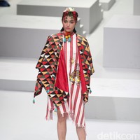 Koleksi Mel Ahyar mengangkat tema Pata Runa Indonesia Fashion Week 2017 di Jakarta Convention Center. Senayan. Jakarta. [Foto: Mohammad Abduh/Wolipop]