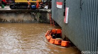Sementara itu, Badan Meteorologi, Klimatologi, dan Geofisika (BMKG) melansir potensi hujan dengan intensitas ringan hingga lebat di wilayah Jakarta dan sekitarnya. Masyarakat diminta waspada terhadap potensi hujan yang terjadi dari sore hingga malam hari tersebut.