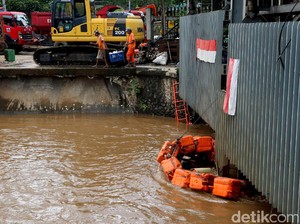 Hujan Guyur Jakarta, Pintu Air Angke Hulu Siaga 3