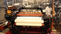 Di tahun 1900-an lalu anak dari Sakichi, Kiichiro Toyoda, menjual paten mesin jahit otomatis tersebut ke perusahaan Inggris. Uang yang diperoleh lalu menjadi bekal Kiichiro untuk mendirikan sebuah usaha otomotif karena saat itu ia melihat mobil adalah sesuatu yang sangat berguna (Firdaus/detikTravel)