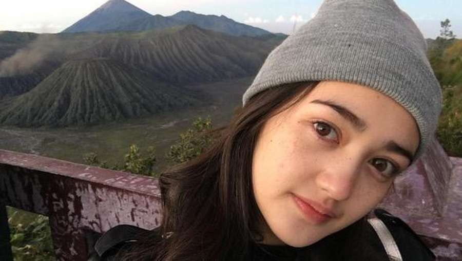 Pose Ranty Maria Tampil Mempesona