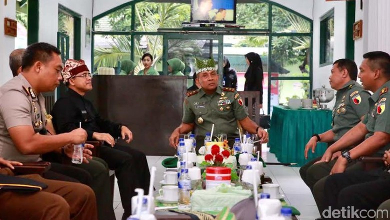 Pangdam V/Brawijaya Minta Prajurit TNI Tidak Terlibat dalam Pilkada Pangdam V/Brawijaya Minta Prajurit TNI Tidak Terlibat dalam Pilkada