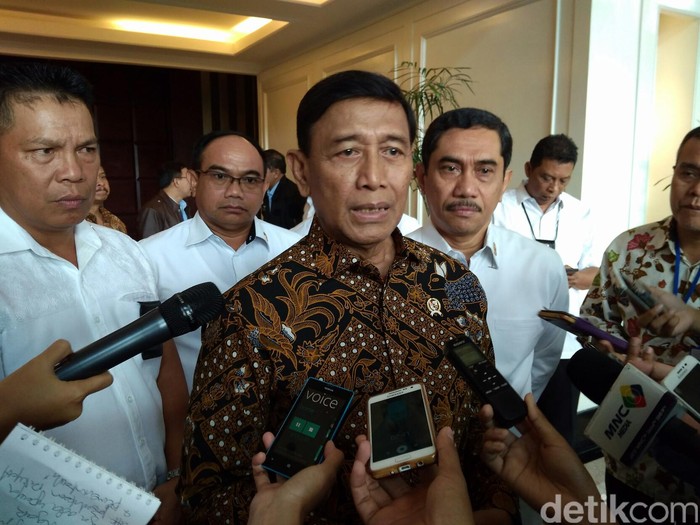 Menko Polhukam Wiranto Undang Ulama untuk Bahas Kerukunan