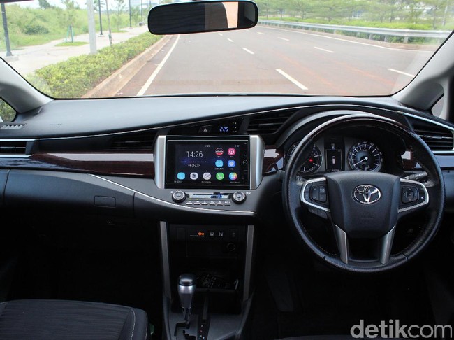 Merasakan Mewahnya Innova Diesel
