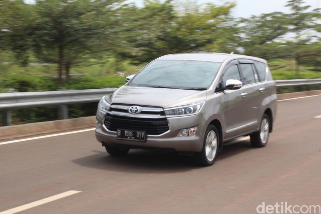 Toyota Kijang Innova