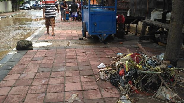 Banjir di jalan utama di Bukit Duri surut.