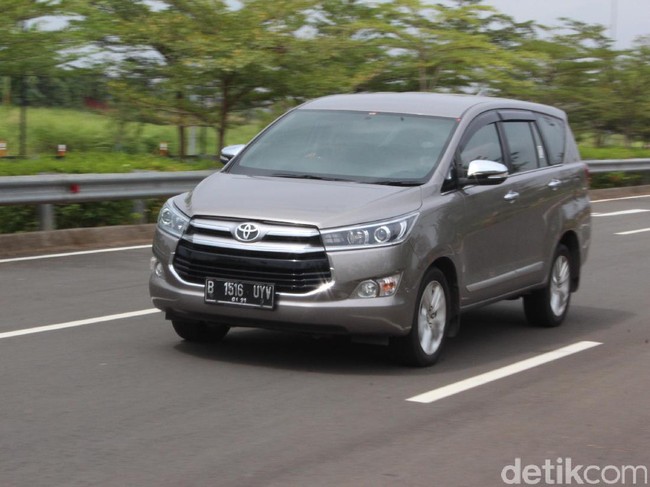 Merasakan Mewahnya Innova Diesel