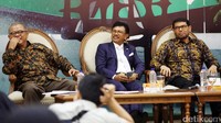 Wakil Ketua Fraksi Partai NasDem  Jhonny G Plate bersama Anggota Komisi III DPR Nasir Djamil dan Pengamat Hukum Abdul Fikar Hajar menjadi pembicara dalam Dialektika Demokrasi di Gedung Nusantara III, Kompleks Parlemen, Senayan, Jakarta, Kamis (16/2/2017).