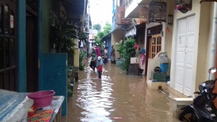 Begini Potret Banjir Kiriman di Bukit Duri