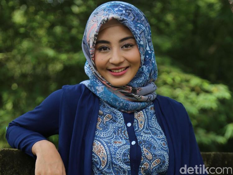 Margin Wieheerm, Calon Istri Ali Syakieb Cantik Berhijab