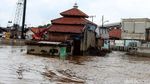 Sungai Ciliwung Meluap, Jatinegara Banjir