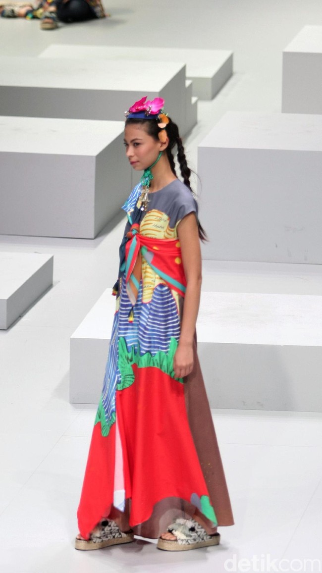 Koleksi Mel Ahyar mengangkat tema Pata Runa Indonesia Fashion Week 2017 di Jakarta Convention Center. Senayan. Jakarta. [Foto: Mohammad Abduh/Wolipop]