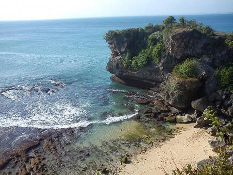  Foto  di Pinggir Tebing di Bali Remaja Tewas Terpeleset