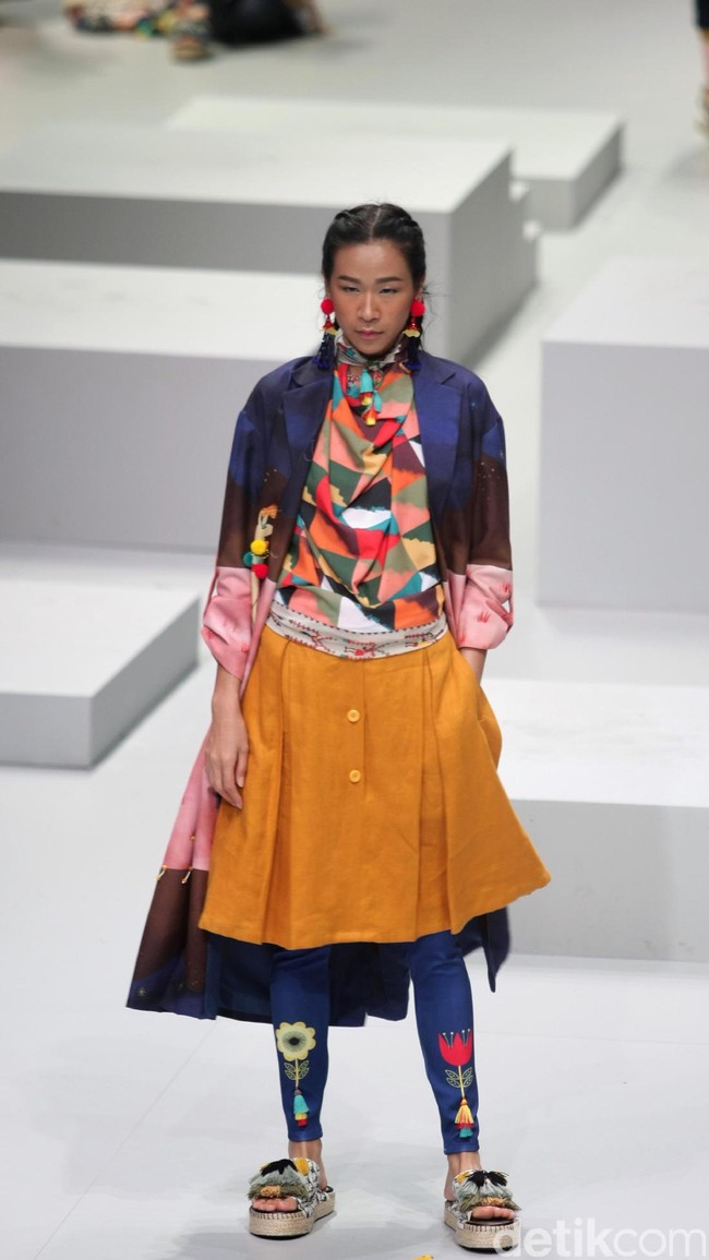Koleksi Mel Ahyar mengangkat tema Pata Runa Indonesia Fashion Week 2017 di Jakarta Convention Center. Senayan. Jakarta. [Foto: Mohammad Abduh/Wolipop]