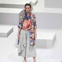 Koleksi Mel Ahyar mengangkat tema Pata Runa Indonesia Fashion Week 2017 di Jakarta Convention Center. Senayan. Jakarta. [Foto: Mohammad Abduh/Wolipop]