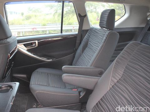 Merasakan Mewahnya Innova Diesel