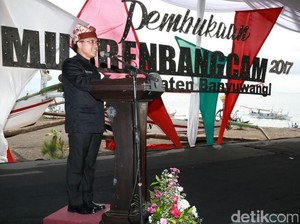 Bupati Anas Paparkan Pembangunan Banyuwangi di Pantai Blimbingsari