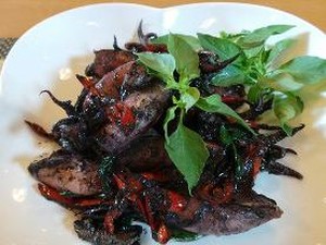 Siang Ini Enaknya, Bikin Ikan dan Cumi Berbumbu Pedas!