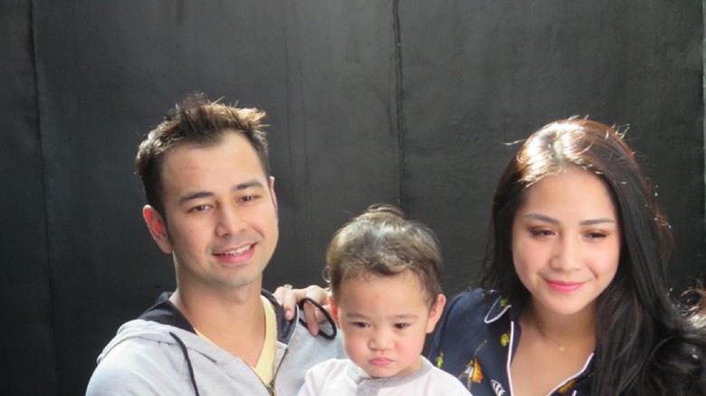 Nagita Slavina Minta Kado Umrah, Raffi Ahmad Kabulkan Nagita Slavina Minta Kado Umrah, Raffi Ahmad Kabulkan