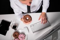Terungkap! Inilah 10 Makanan yang Paling Bikin Ketagihan!