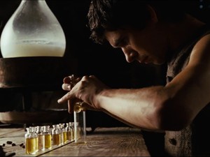 Perfume, The Story of A Murderer: Obsesi Seorang Pembuat Parfum