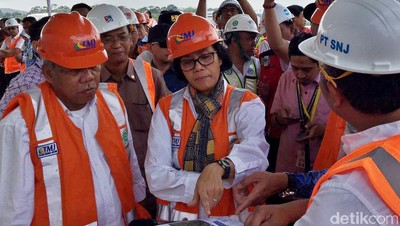 Sri Mulyani Blusukan ke Proyek Tol Semarang-Solo
