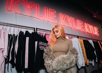 Setelah Lipstik, Kylie Jenner Rilis Koleksi Highlighter Akhir Februari