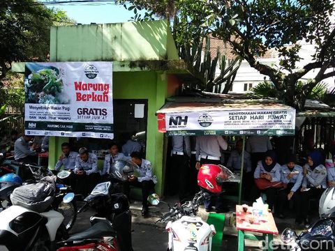 Warung berkah gratis makan tiap hari Jumat