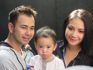 Warnai Rambut Demi Rafathar, Raffi Ahmad Alami Kerontokan