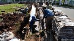 Pembuatan Saluran Air di Jl. Asia Afrika