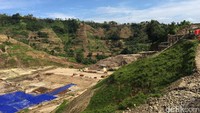 Proyek Waduk Logung sendiri merupakan infrastruktur irigasi yang dibangun dengan membendung Kali Logung dan Kali Gajah. Dengan luas genangan mencapai 144 hektar, bandungan tersebut dapat menampung air sebanyak 20 juta meter kubik.