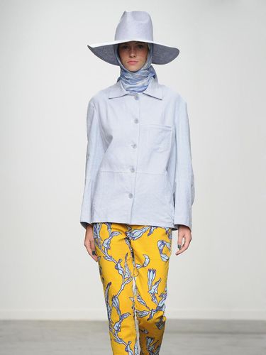 Ketika Model Berhijab Eksis di Fashion Show Kanye West Hingga Brazil