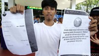 Para driver mengaku kehilangan deposit uang hasil jerih payahnya antara Rp 2 juta hingga Rp 4 juta.