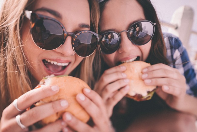 Ini Alasan yang Bikin Orang Doyan Makan Junk Food