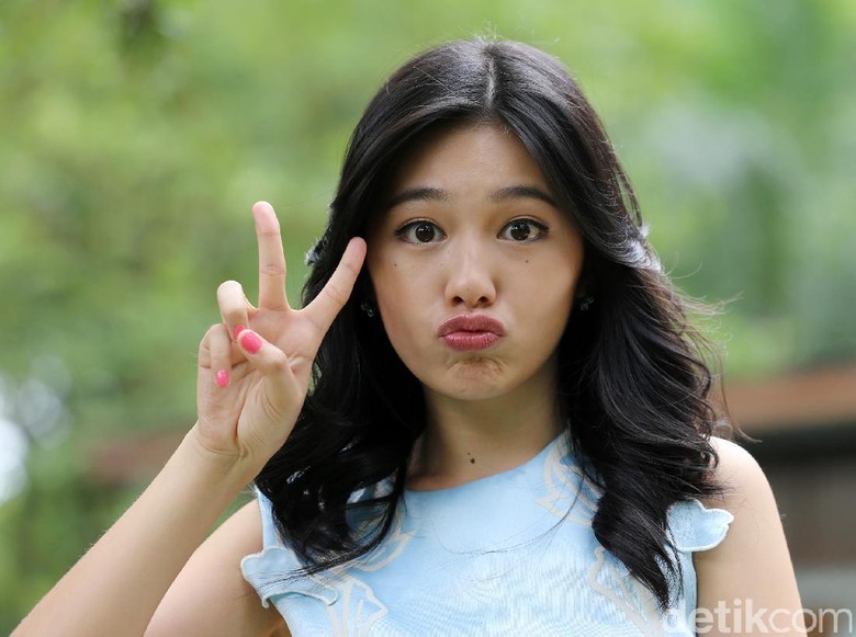 Ultah ke-19, Claudy Putri Masih Dilarang Pacaran Ultah ke-19, Claudy Putri Masih Dilarang Pacaran