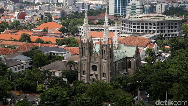 Gereja Katedral (Ari Saputra) Gereja Katedral (Ari Saputra)