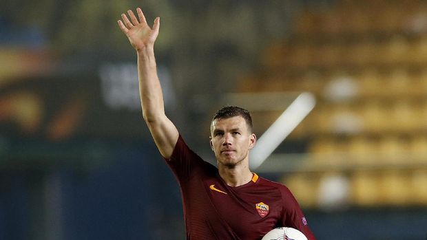 Tawaran Chelsea terkait Edin Dzeko dinilai masih di bawah ekspektasi AS Roma.