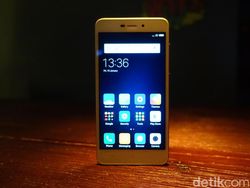 10 Ponsel Paling Laris Diburu di Indonesia Sepanjang 2017