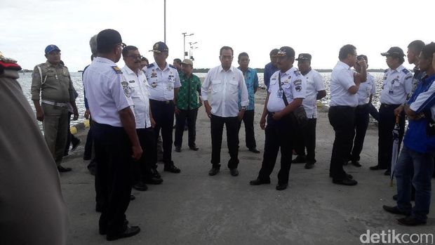 Menhub Budi Karya cek 3 pelabuhan di Wakatobi