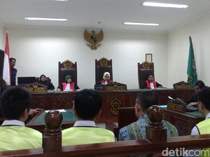 Selundupkan Sabu 60 Kg, 3 WN Taiwan dan 1 WNI Divonis Mati