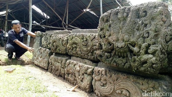 Candi Minakjinggo yang Sarat Makna