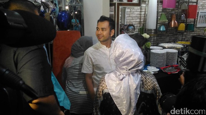 Raffi Ahmad dan Nagita Slavina Gelar Syukuran dengan Anak Yatim