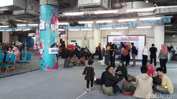 Ngumbar Dimulai, Pengunjung Antusias Ikutan Workshop & Keliling Bazar