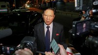 Dubes Korut Kang Chol melihat jenazah Kim Jong Nam. Dubes Kang Chol menegaskan Korut akan menolak apapun hasil autopsi post-mortem yang telah dilakukan otoritas Malaysia terhadap jenazah Jong-Nam. (AFP).