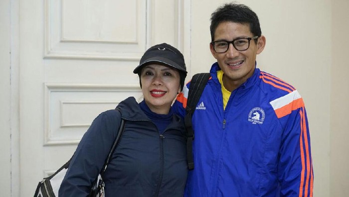 Sempat Tertunda, Sandiaga Antar Istri Berobat ke Tokyo